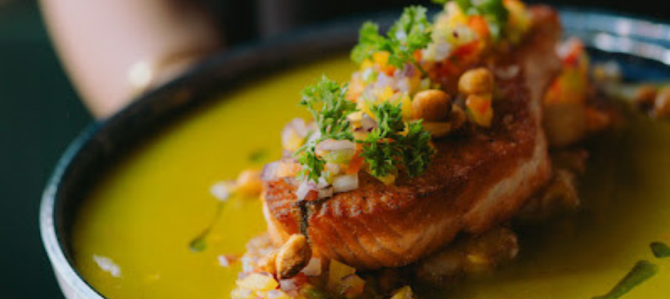 The Castle Bar food and dining